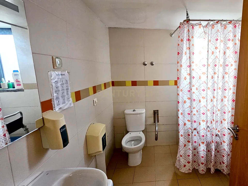 Oportunidade Única! Moradia com Afetação a Serviços, a Funcionar como Lar de Idosos Licenciado em Porto Salvo, Oeiras - Moradia + Trespasse - Image 29